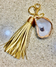 Load image into Gallery viewer, Glamorous Large Oyster Keychain with Premium Leather Tassel 7" (Gold)