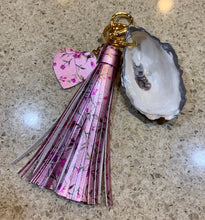 Load image into Gallery viewer, Glamorous Large Oyster Keychain with Premium Leather Tassel 7" (Lilac Floral)