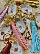 Load image into Gallery viewer, Glamorous Large Oyster Keychain with Premium Leather Tassel 7" (Lilac Floral)